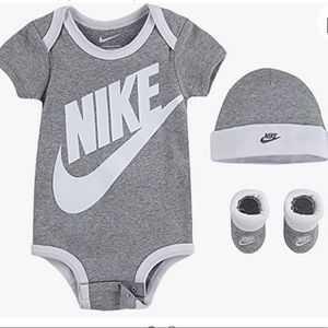 Nike Baby Set - New In Box